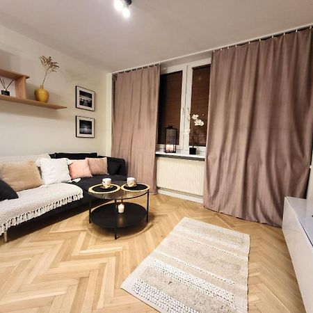 View Apartments And Rooms Warschau Exterior foto
